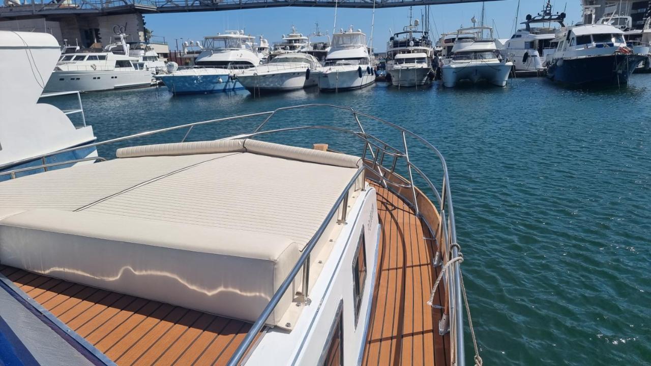 Charming Boat House In Barcelona With Big Terrace And Solarium Hotel Sant Adria de Besos Exterior foto