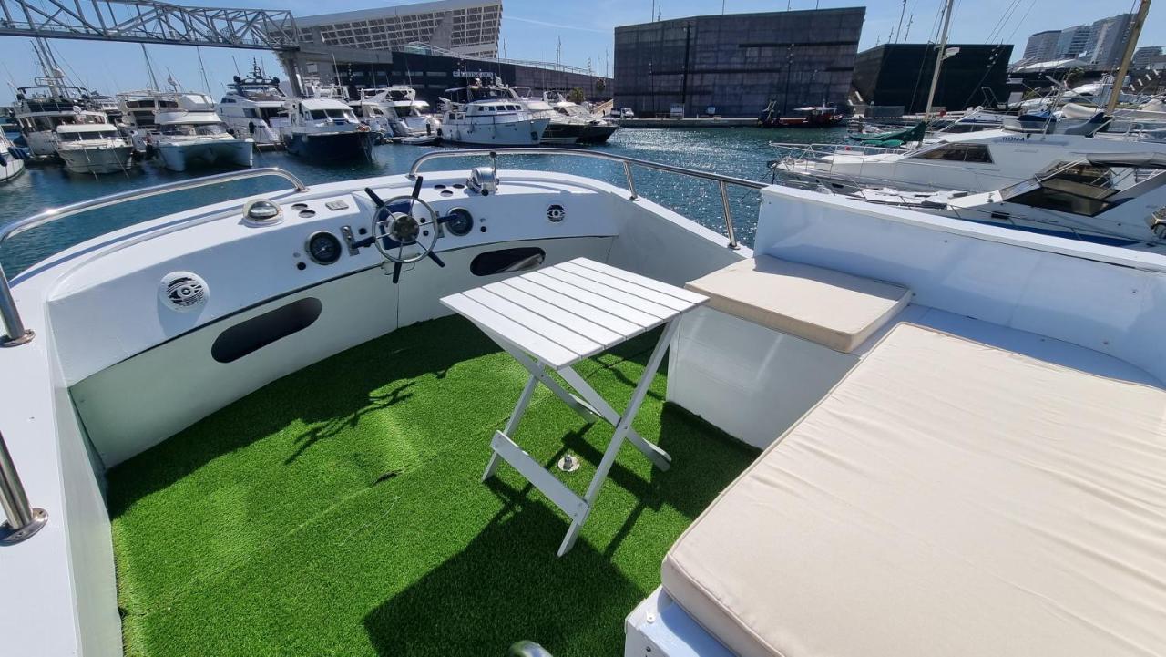 Charming Boat House In Barcelona With Big Terrace And Solarium Hotel Sant Adria de Besos Exterior foto