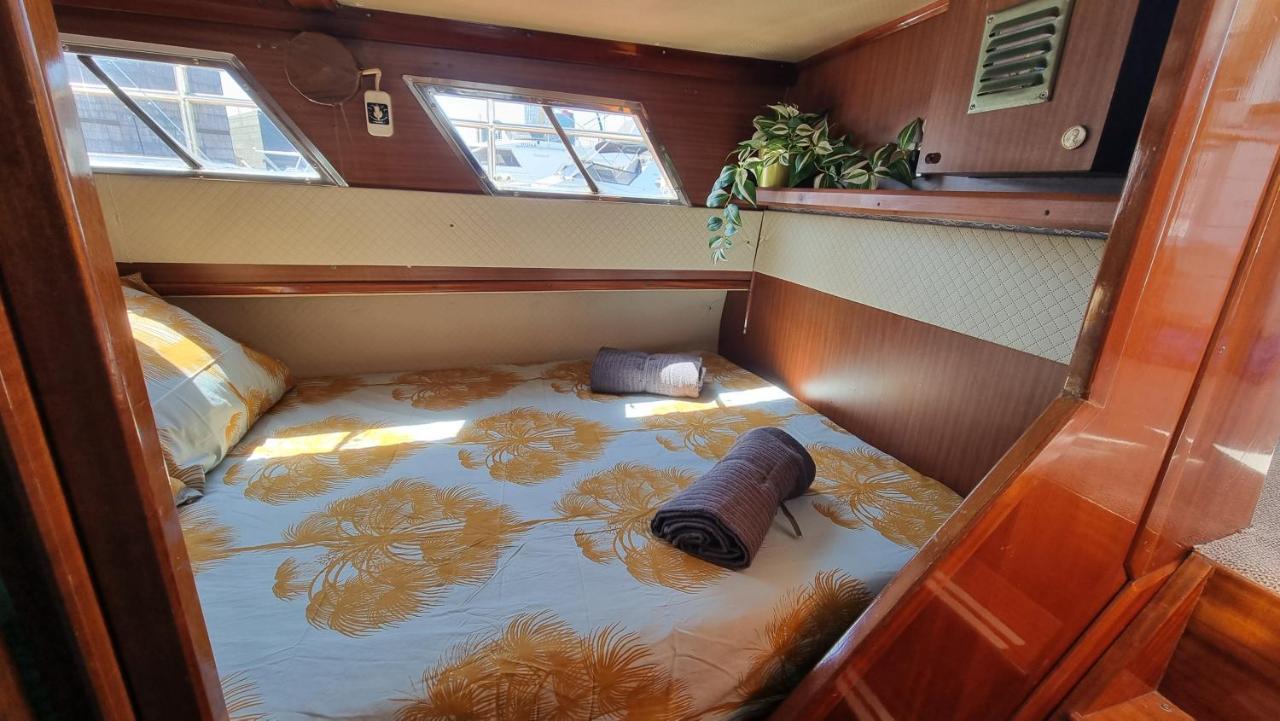 Charming Boat House In Barcelona With Big Terrace And Solarium Hotel Sant Adria de Besos Exterior foto